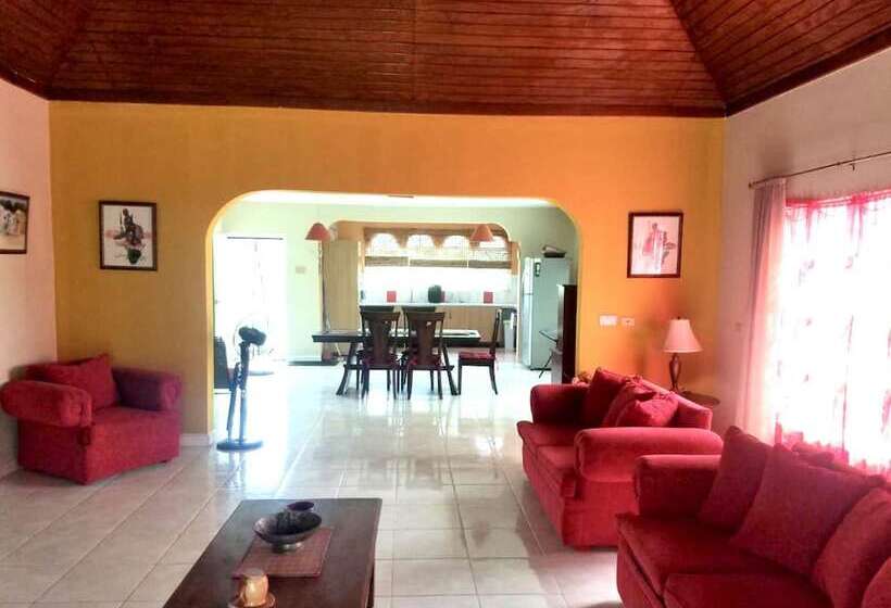 اقامتگاه Captivating 3 Bed House In Trelawny, Jamaica