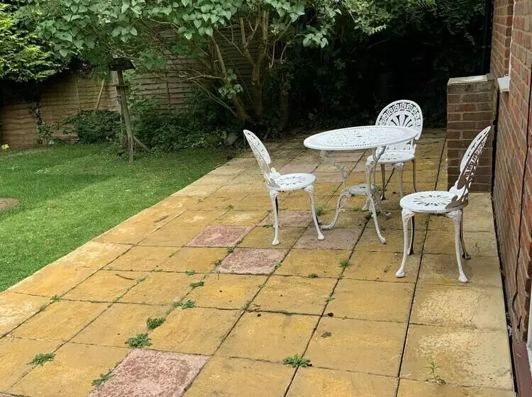 Residenssi Captivating Bungalow With Garden In High Wycombe