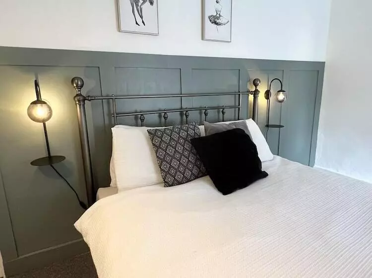 レジデンス Cosy Two Bedrooom Cottage, Set In A Dorset Village