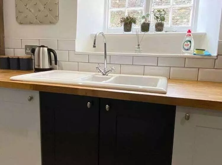 レジデンス Cosy Two Bedrooom Cottage, Set In A Dorset Village