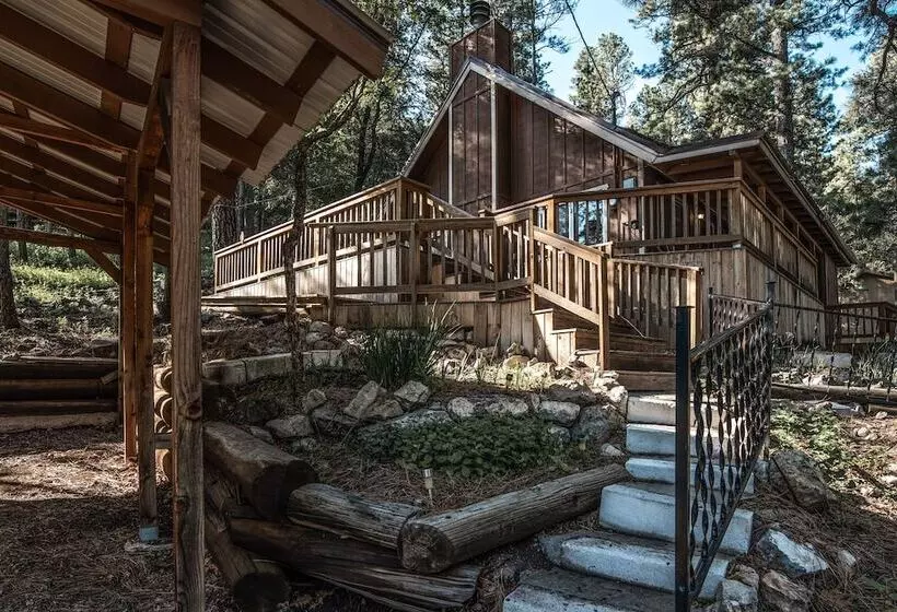 Rock Inn Pines