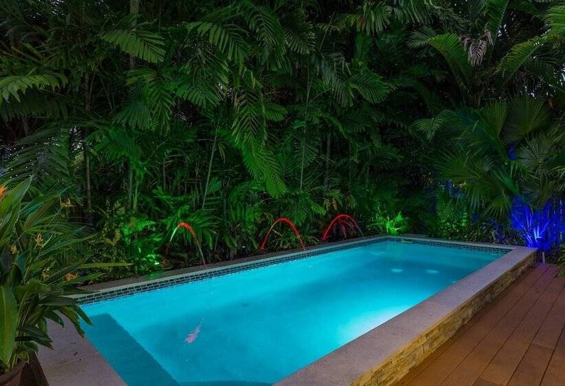 Serenity By Avantstay Guest House In Old Town W/ Shared Pool Month Long Stays Only