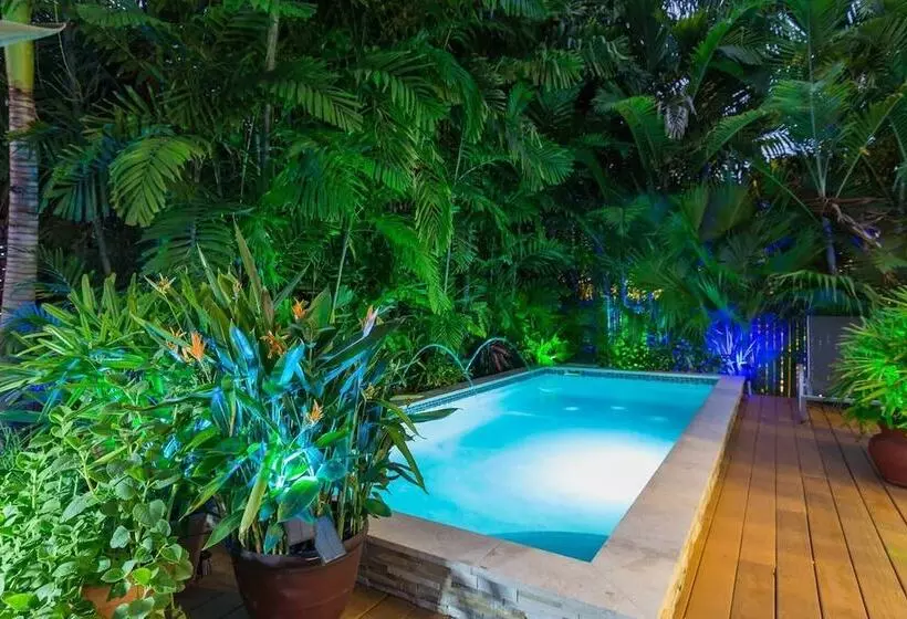 Serenity By Avantstay Guest House In Old Town W/ Shared Pool Month Long Stays Only
