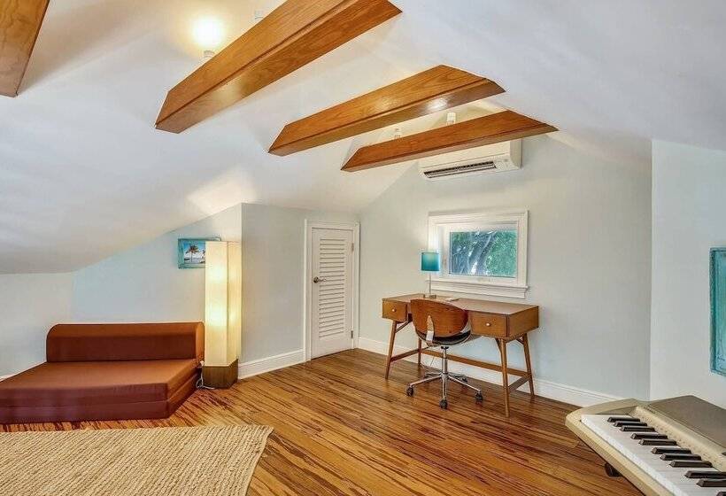 Serenity By Avantstay Guest House In Old Town W/ Shared Pool Month Long Stays Only