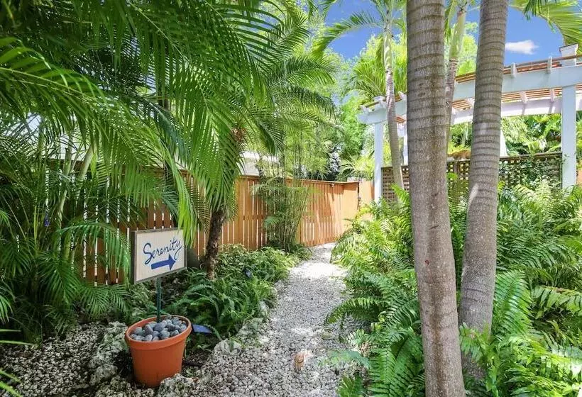 Serenity By Avantstay Guest House In Old Town W/ Shared Pool Month Long Stays Only
