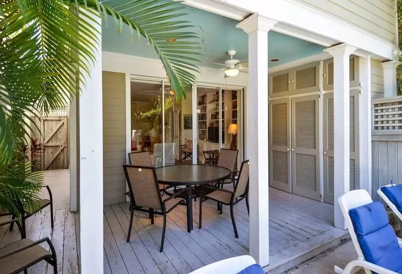 Tropical Dreaming By Avantstay 4 Blks To Beach! Private Pool!