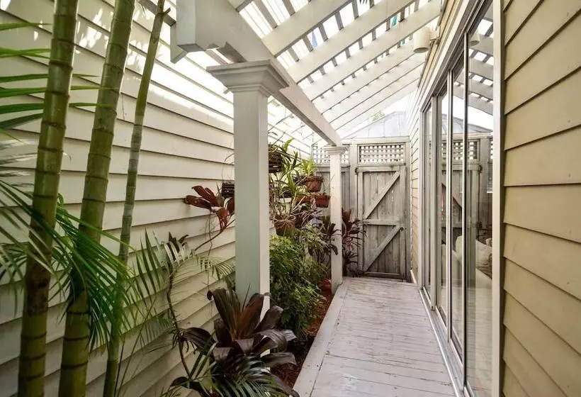 Tropical Dreaming By Avantstay 4 Blks To Beach! Private Pool!