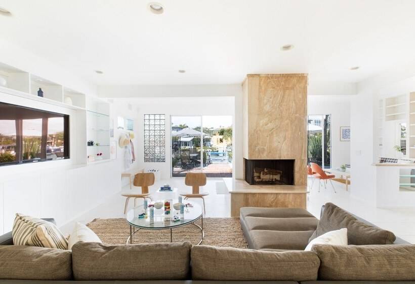 Bay Breeze By Avantstay Bayfront Home W/ Fire Pit & Private Dock In Balboa Peninsula