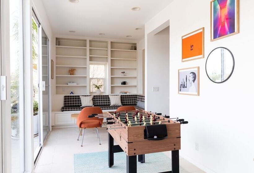 Bay Breeze By Avantstay Bayfront Home W/ Fire Pit & Private Dock In Balboa Peninsula