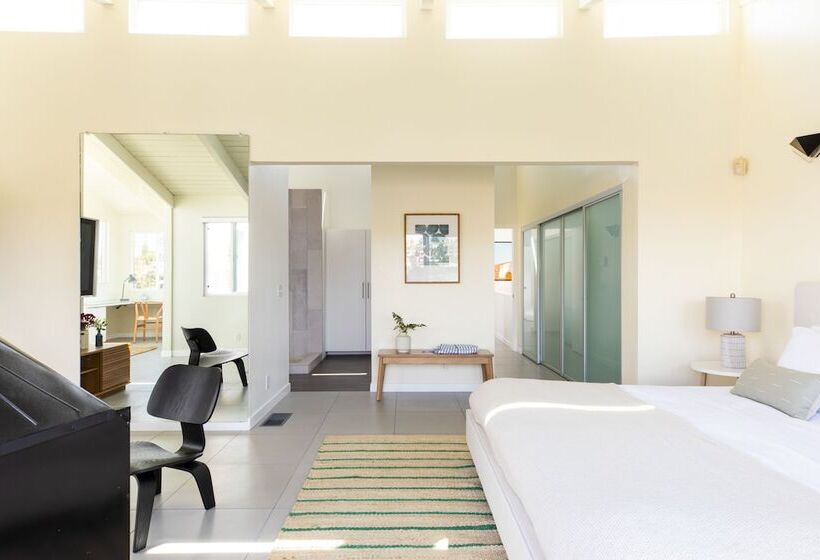 Bay Breeze By Avantstay Bayfront Home W/ Fire Pit & Private Dock In Balboa Peninsula