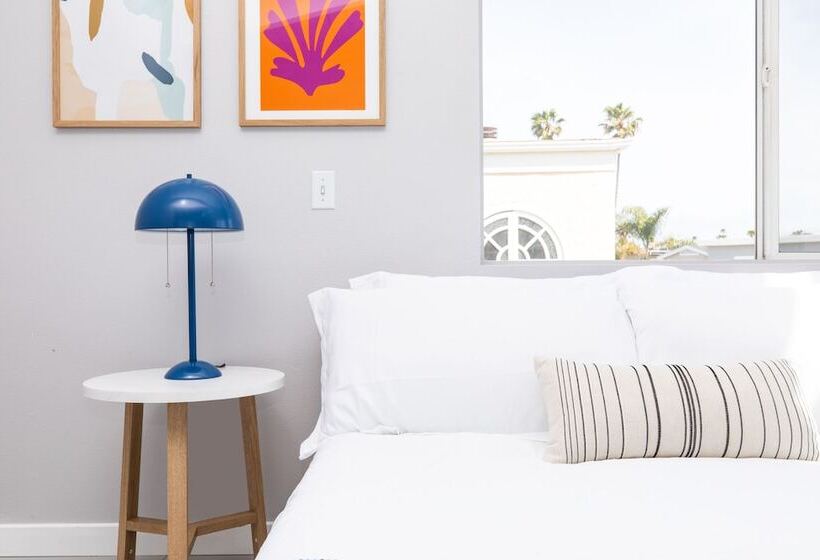 Bay Breeze By Avantstay Bayfront Home W/ Fire Pit & Private Dock In Balboa Peninsula