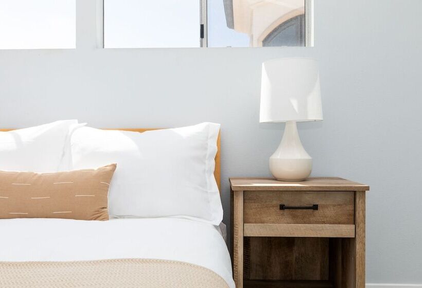 Bay Breeze By Avantstay Bayfront Home W/ Fire Pit & Private Dock In Balboa Peninsula