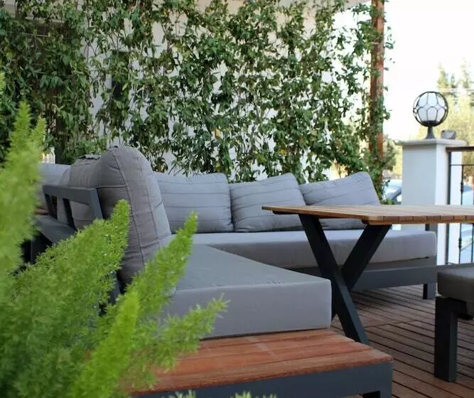 ベッドアンドブレックファースト Cunda Nonna