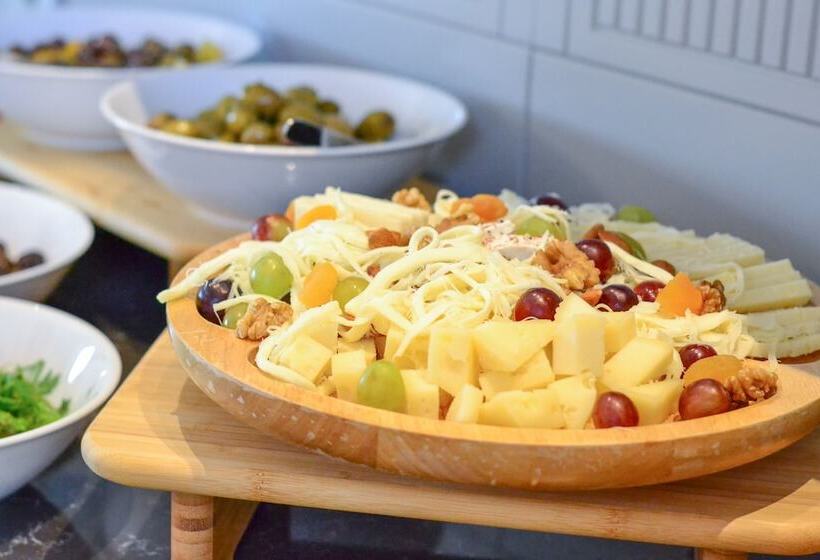 مبيت وإفطار Cunda Nonna