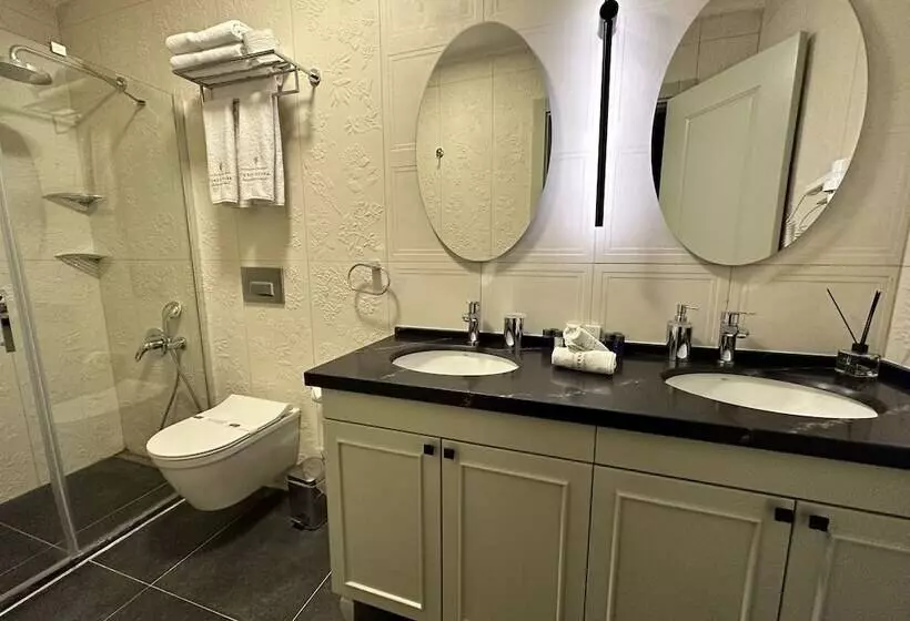 ベッドアンドブレックファースト Cunda Nonna