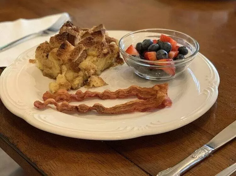 Aamiaismajoitus (B&B) Misty Mountain Inn