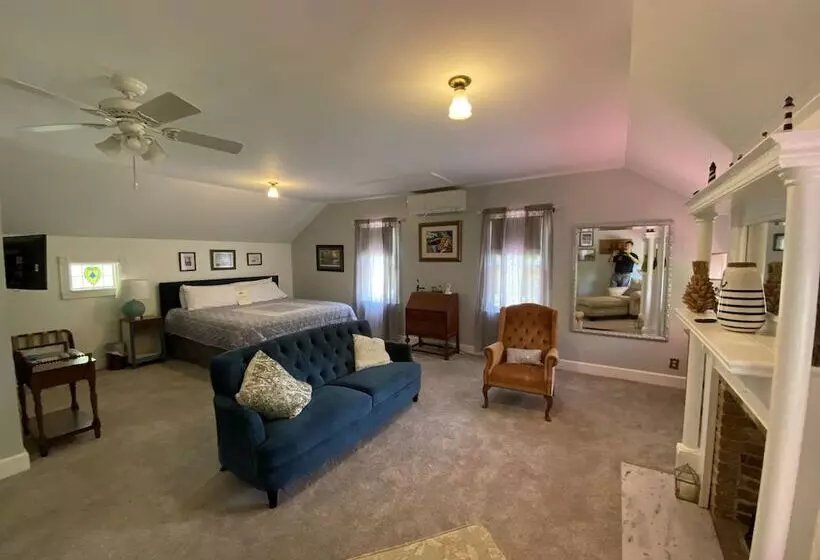 Aamiaismajoitus (B&B) Misty Mountain Inn