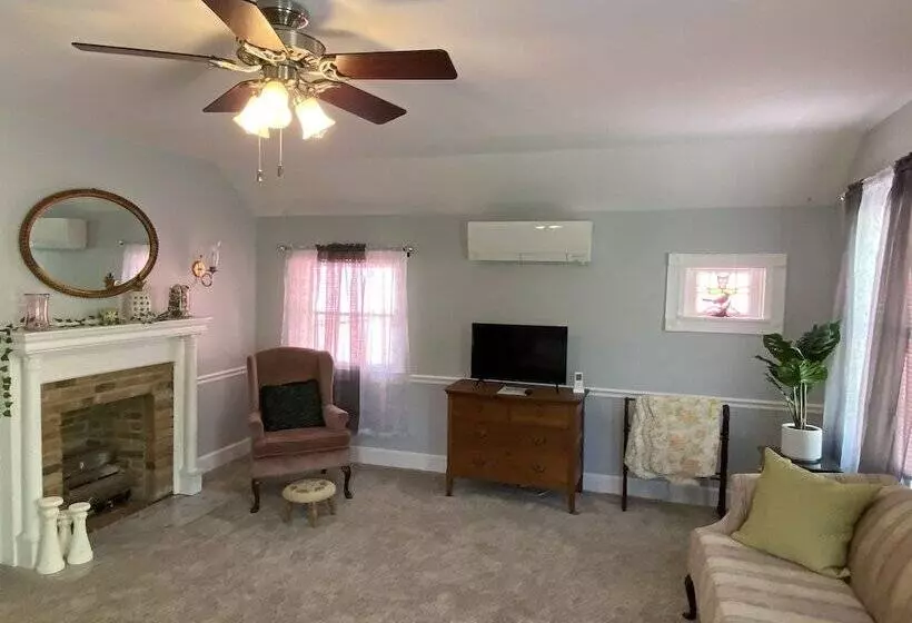 Aamiaismajoitus (B&B) Misty Mountain Inn