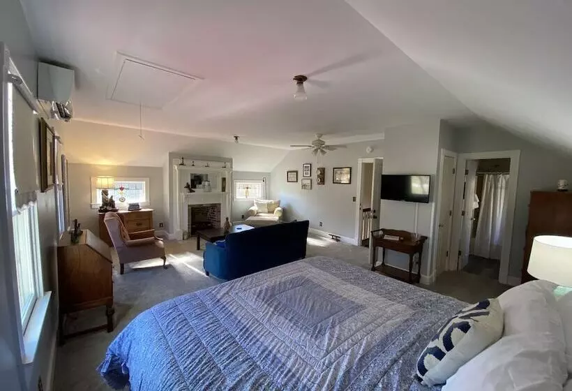 Aamiaismajoitus (B&B) Misty Mountain Inn