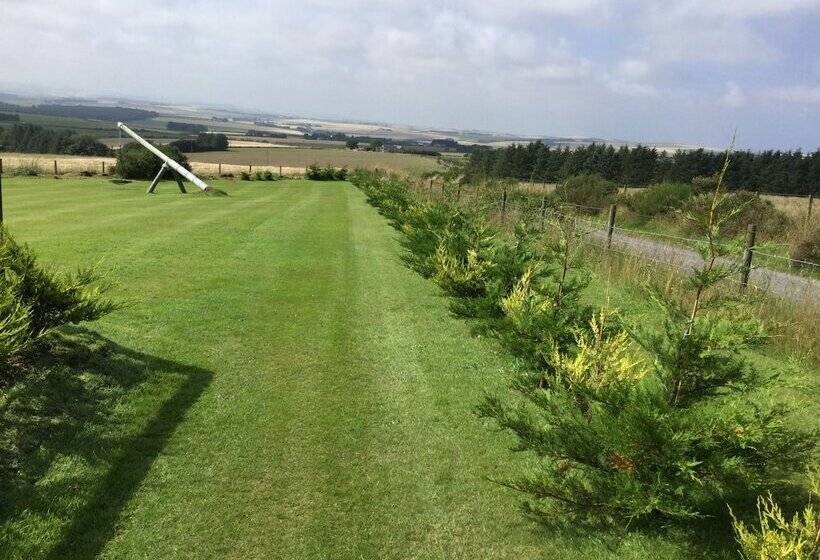 Green Yurt With Hot Tub   Sleeps 3, Parking & Wifi