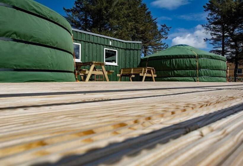 Green Yurt With Hot Tub   Sleeps 3, Parking & Wifi