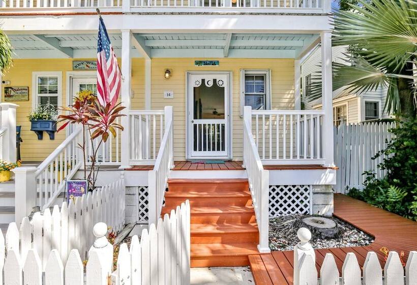 Cottage By The Pool By Avantstay W/ Balcony, Bbq & Shared Pool! Month Long Stays Only