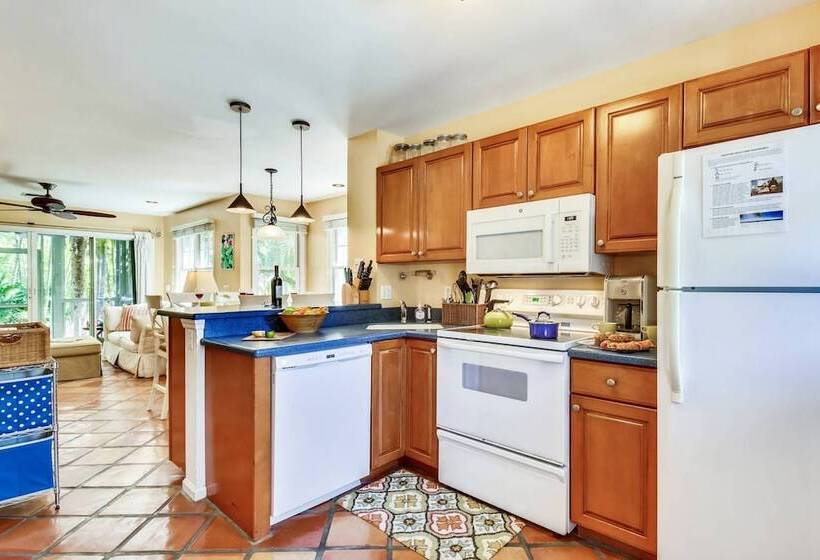 Cottage By The Pool By Avantstay W/ Balcony, Bbq & Shared Pool! Month Long Stays Only