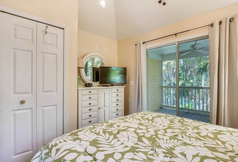 Cottage By The Pool By Avantstay W/ Balcony, Bbq & Shared Pool! Month Long Stays Only