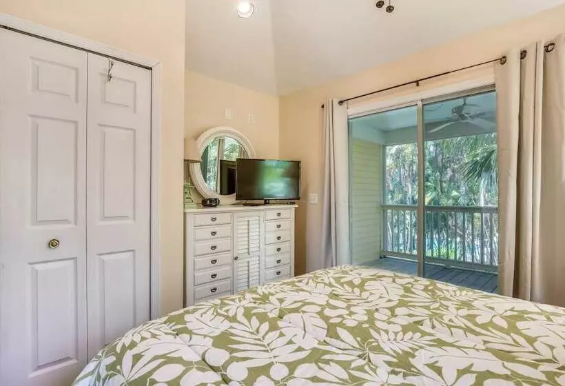 Cottage By The Pool By Avantstay W/ Balcony, Bbq & Shared Pool! Month Long Stays Only