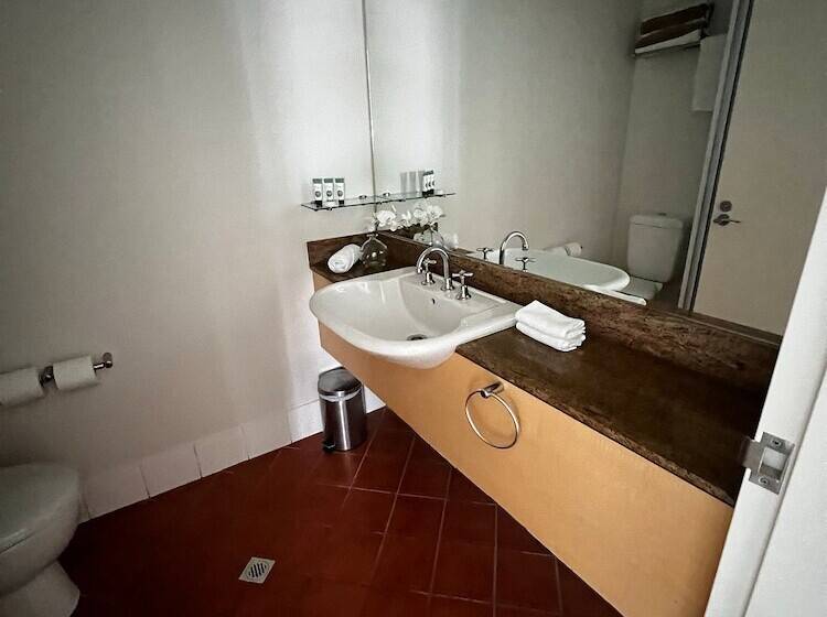 Darwin Esplanade Central Official