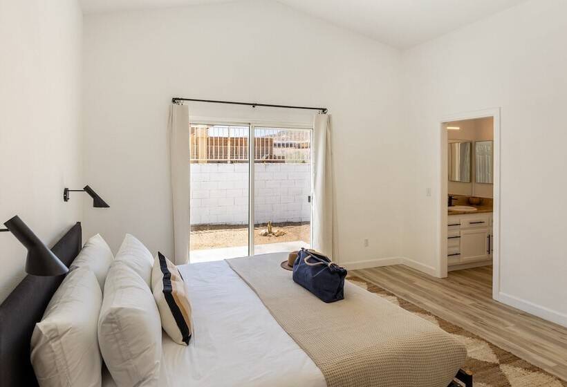 Desert View By Avantstay20mins From Joshua Tree! W/ Container Pool!