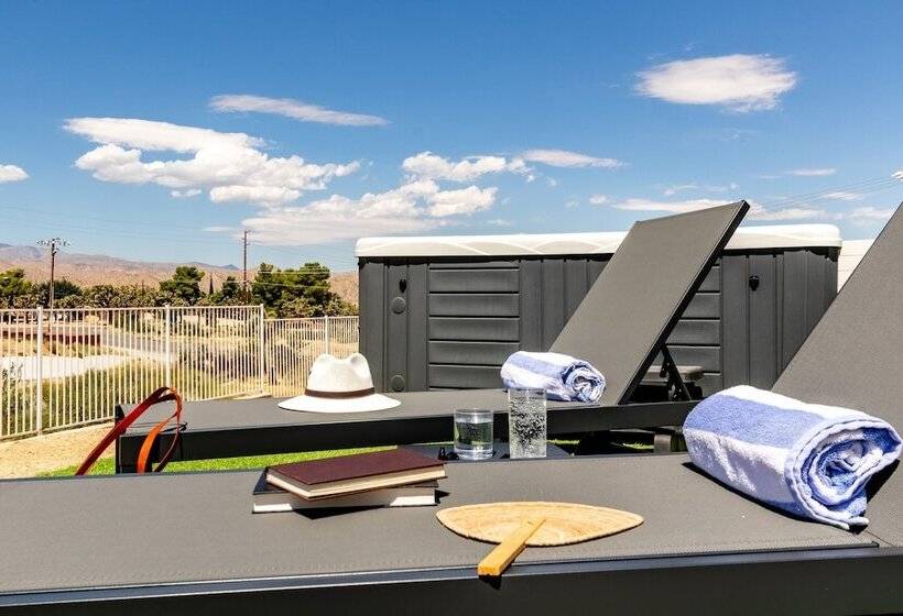 Desert View By Avantstay20mins From Joshua Tree! W/ Container Pool!