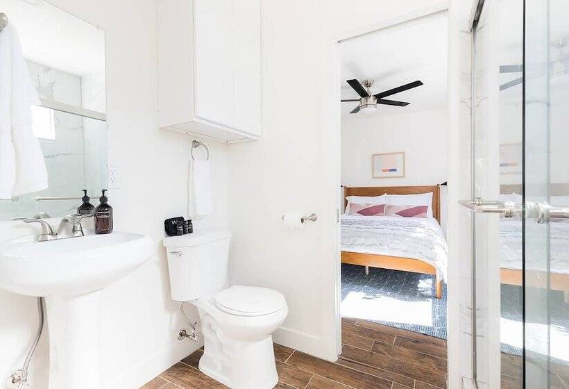 Grant Hill 2 Unit Buyout By Avantstay 7 Br 2 Unit Home W/ Patio