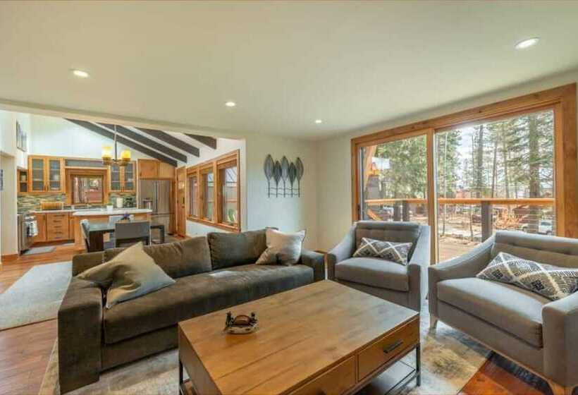 Henderson By Avantstay Lake View! Walk To Beach, Garwoods & More!