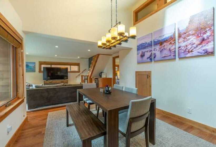 Henderson By Avantstay Lake View! Walk To Beach, Garwoods & More!