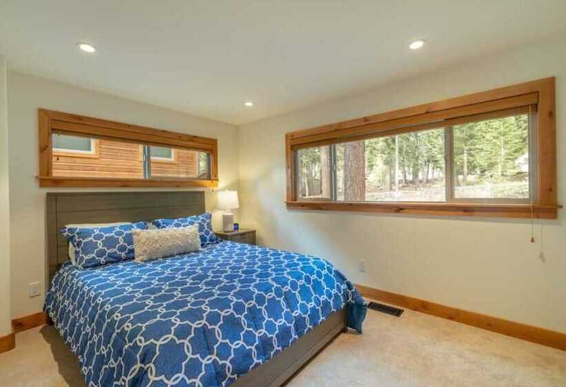 Henderson By Avantstay Lake View! Walk To Beach, Garwoods & More!