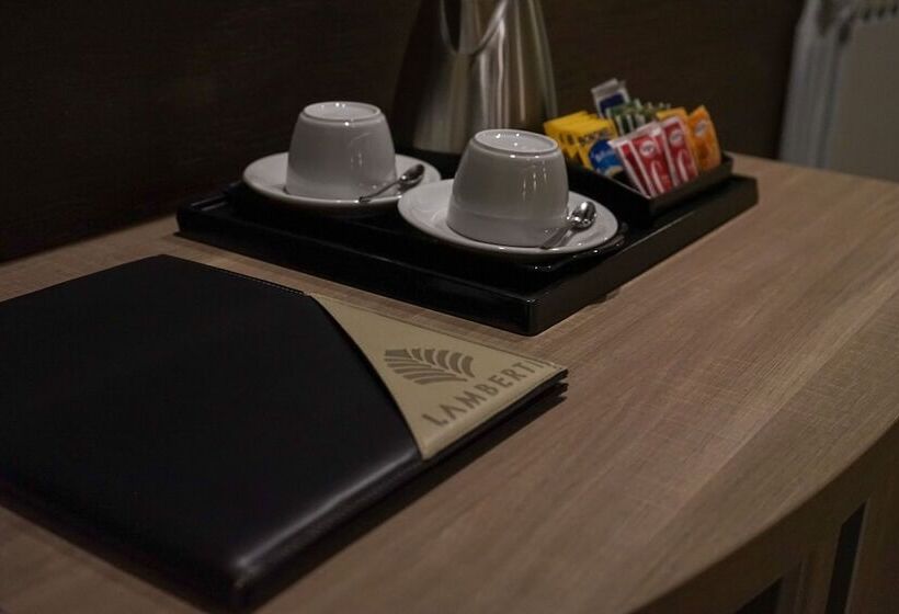 פונדק Lamberti Boutique