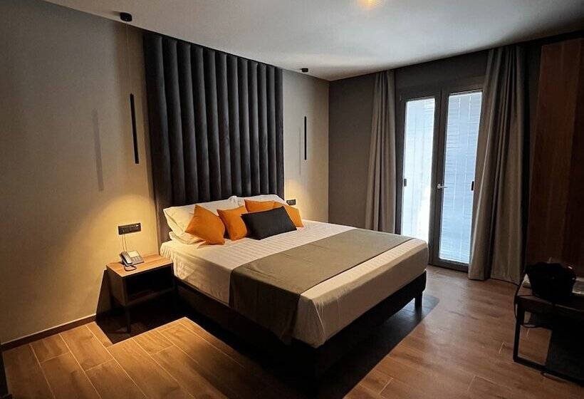 פונדק Lamberti Boutique