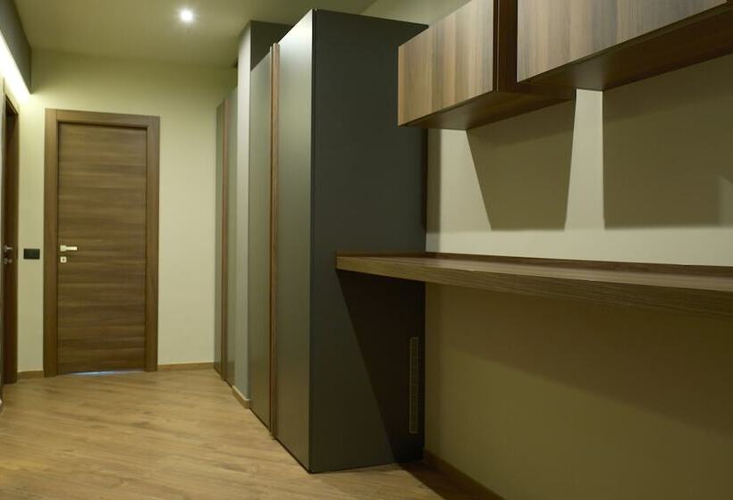 פונדק Lamberti Boutique