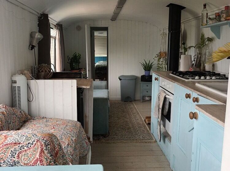 호텔 Converted French Bus With Stunning Views