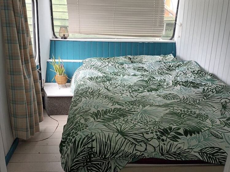 호텔 Converted French Bus With Stunning Views