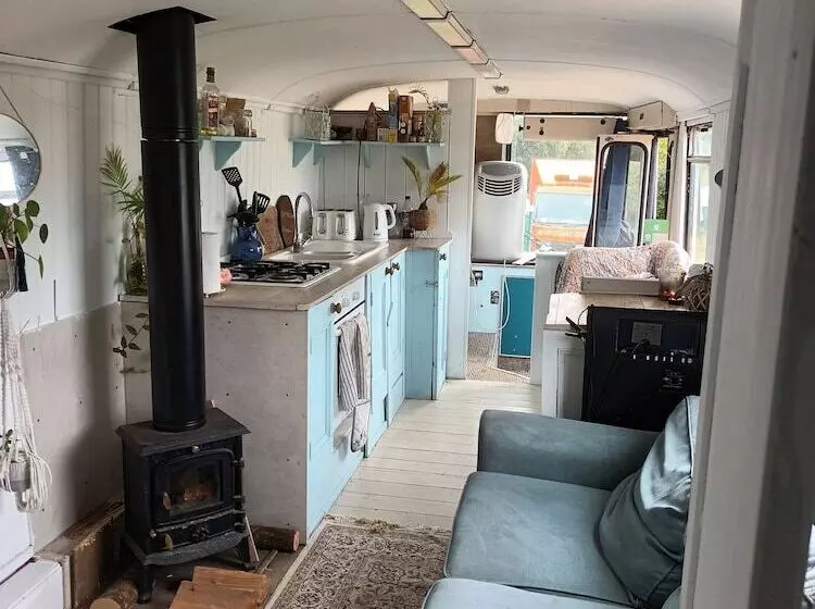 Hotelli Converted French Bus With Stunning Views