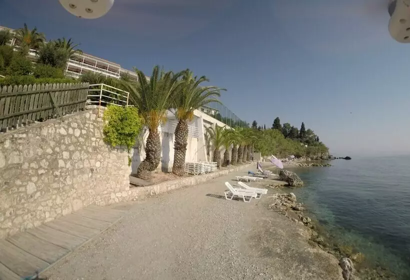 Hotelli Corfu Maris Bellos
