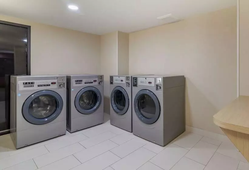 هتل Home2 Suites By Hilton Bangor