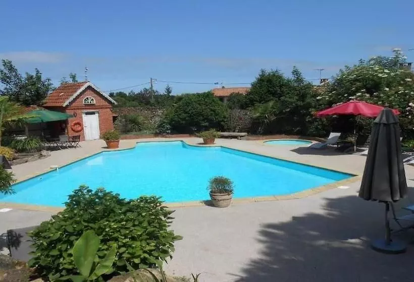 ホテル Le Manoir De La Barbacane