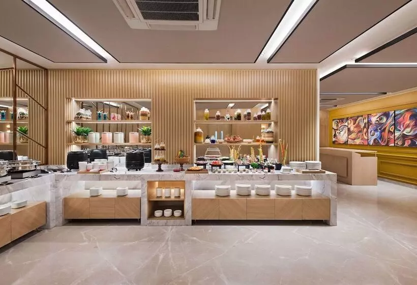 ホテル Ramada Encore By Wyndham Siliguri Sevoke Road