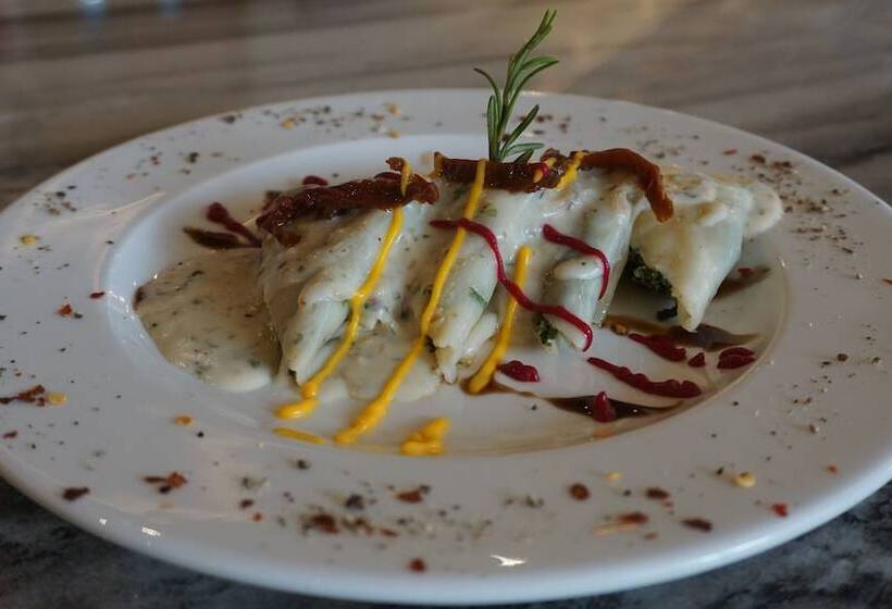 Hotel Ramada Encore By Wyndham Siliguri Sevoke Road