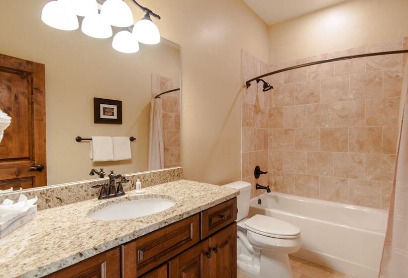 Norfolk Retreat By Avantstay Luxurious Mountain Home W/ Hot Tub