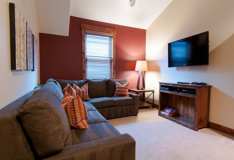 Norfolk Retreat By Avantstay Luxurious Mountain Home W/ Hot Tub