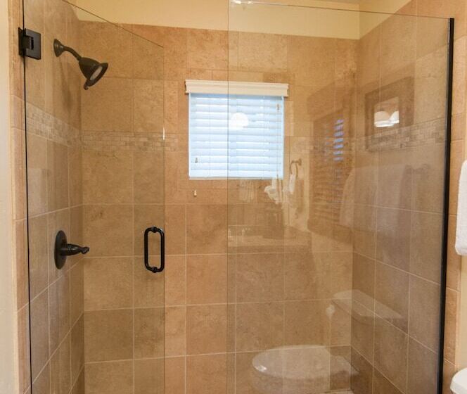 Norfolk Retreat By Avantstay Luxurious Mountain Home W/ Hot Tub